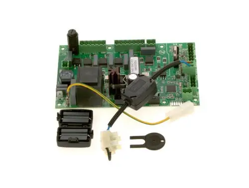 Bosch Steuerungsplatine mit verschiedenen elektrischen Komponenten und Anschlussmöglichkeiten, geeignet für Pelletöfen oder -heizungen.